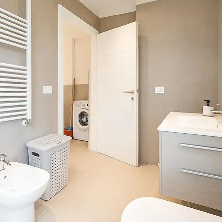 Modern With Parking *