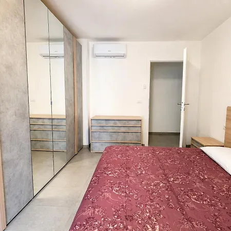 Modern With Parking Apartment Lignano Sabbiadoro